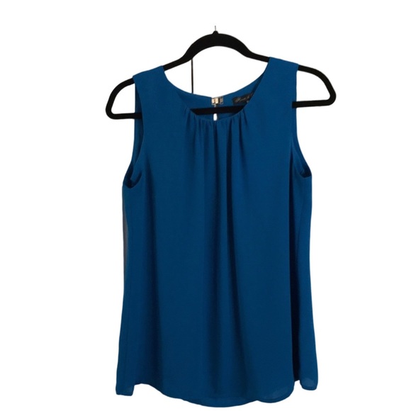 Tops - 🌵Rose and Olive blue sleeveless blouse